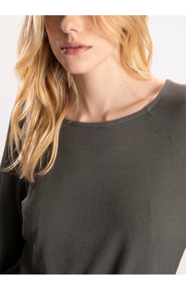 Blusa Canelada Decote Canoa 7/8 Verde Militar