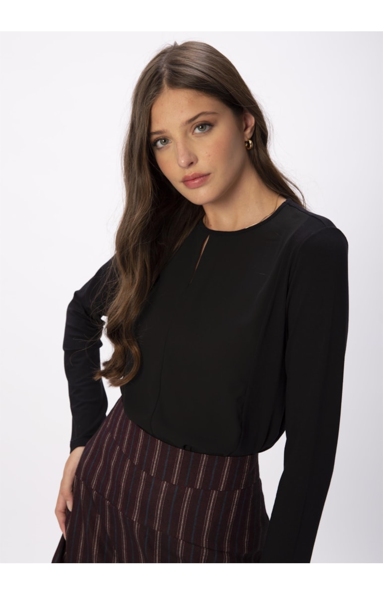 Blusa Fenda Básica Preto