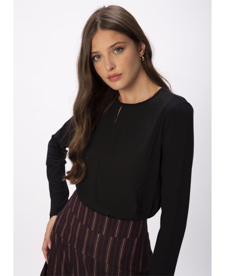 Blusa Fenda Básica Preto