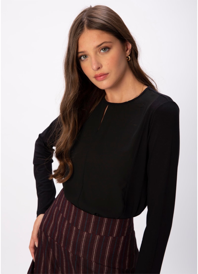 Blusa Fenda Básica Preto