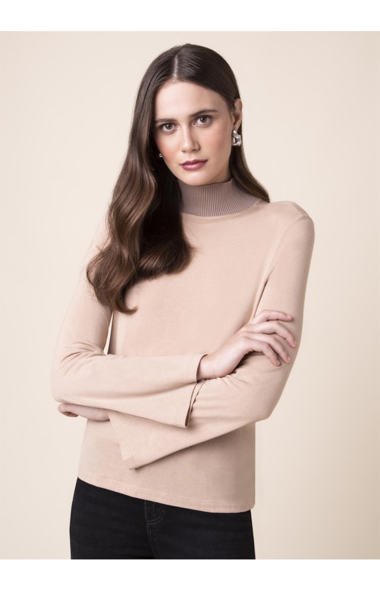 Blusa Gola Alta Retilínea Areia
