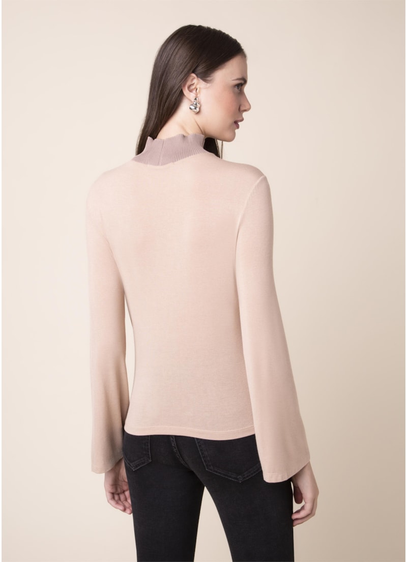 Blusa Gola Alta Retilínea Areia