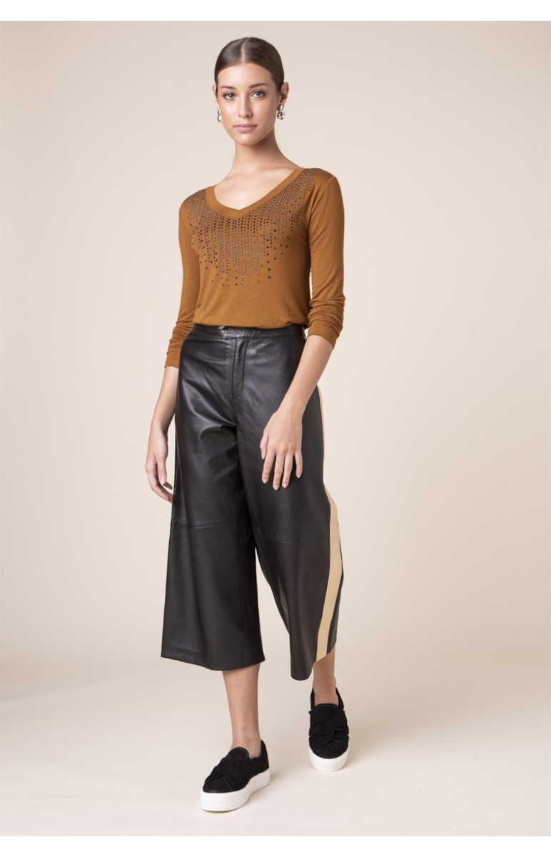 Blusa Pedras Decote v Caqui