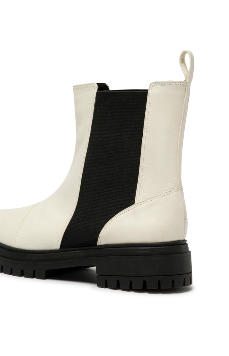 Bota Couro Chelsea Off White