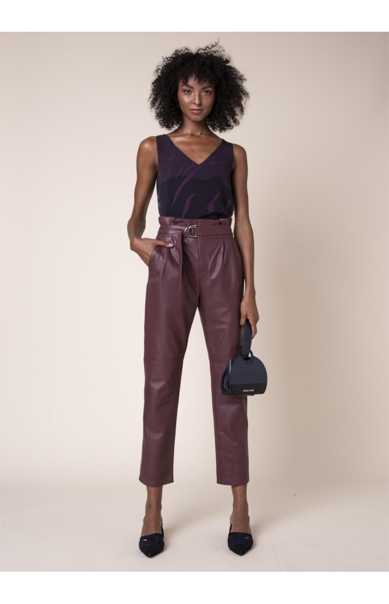 Calça Couro Fivela Bordeaux