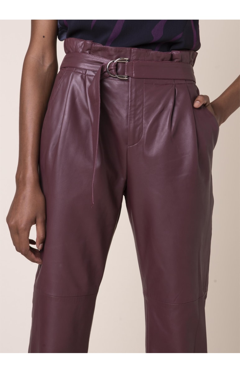 Calça Couro Fivela Bordeaux