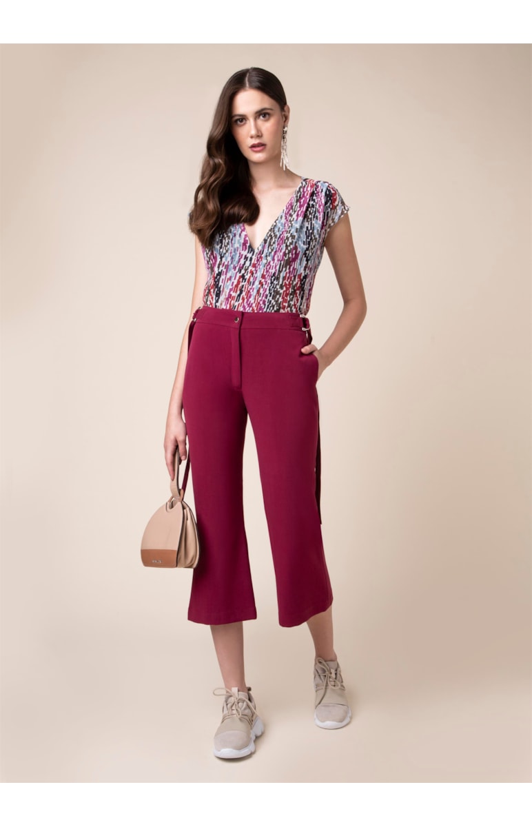 Calça Cropped Flare Vinho