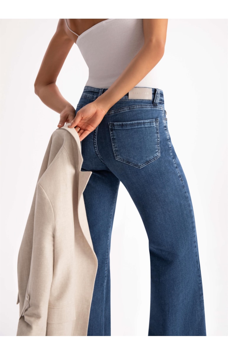 Calça Jeans High Comfort Super Flare Lavagem Média