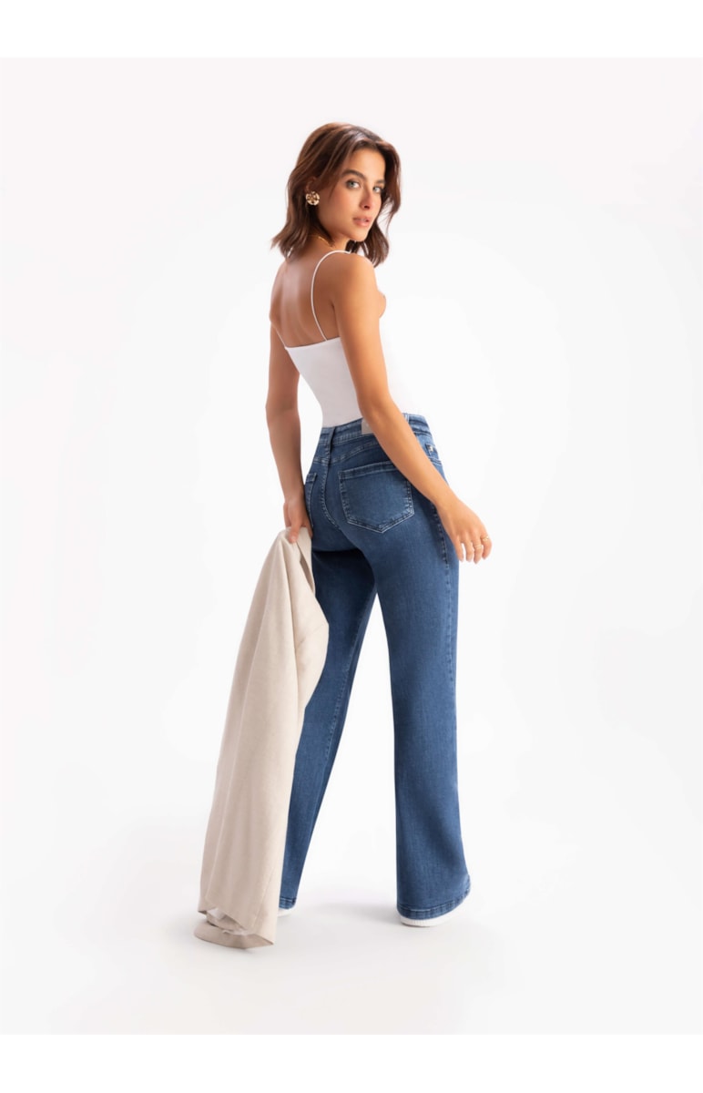 Calça Jeans High Comfort Super Flare Lavagem Média