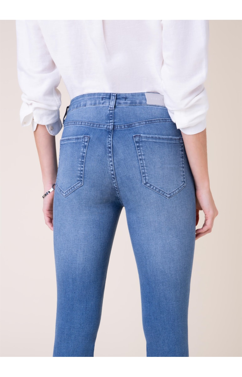 Calça Jeans Sofia Cigarrete Recortes 322 Lav.Medio C/ Use