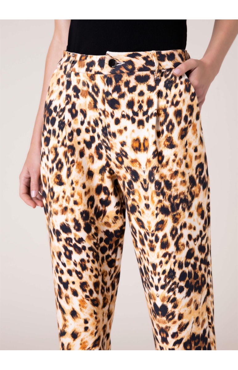 Calça Leopardo Carrot Caramelo