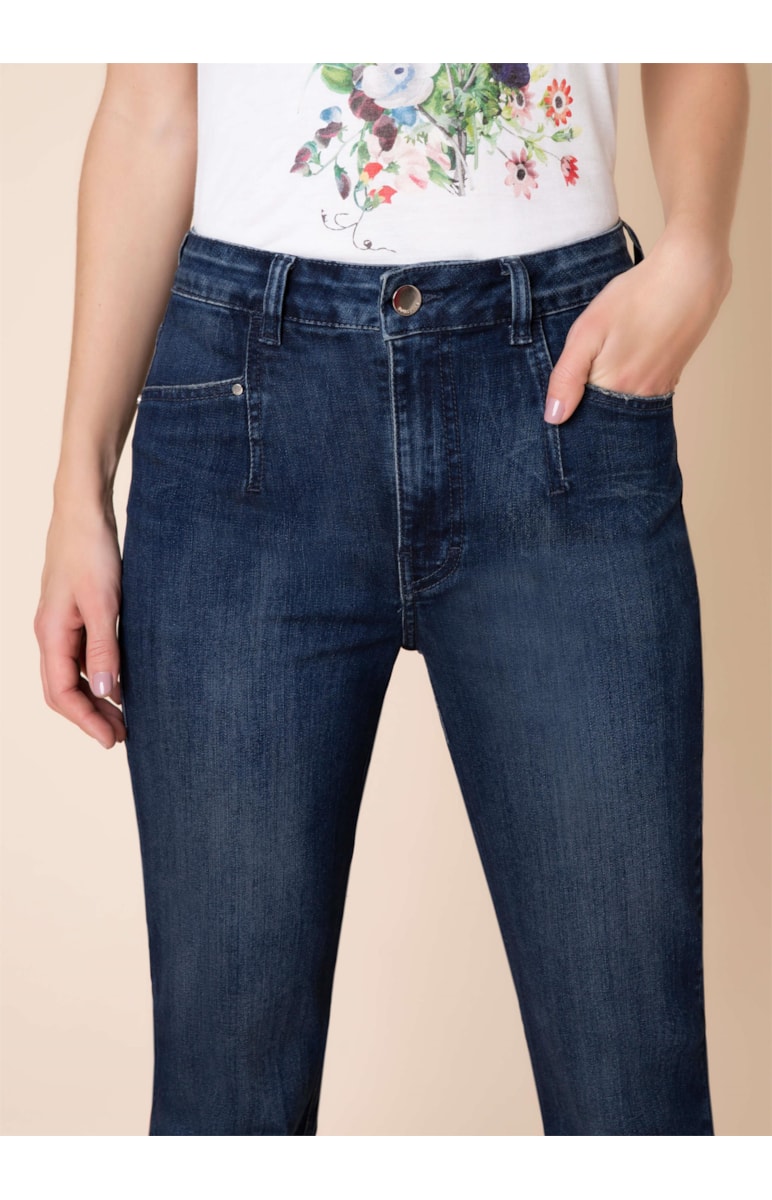 Calça Marie Bootcut Bolso Diagonal 317 Lav.Escuro C/ Rebolo