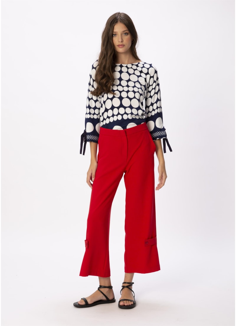Calça Pantacourt Detalhe na Barra Vermelho