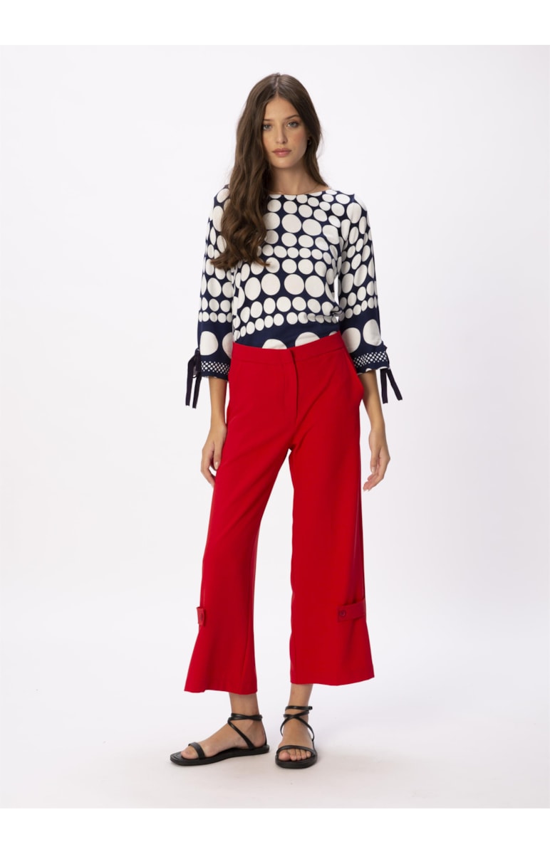 Calça Pantacourt Detalhe na Barra Vermelho