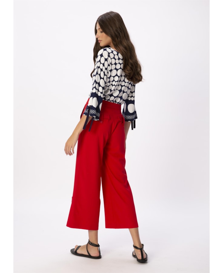 Calça Pantacourt Detalhe na Barra Vermelho