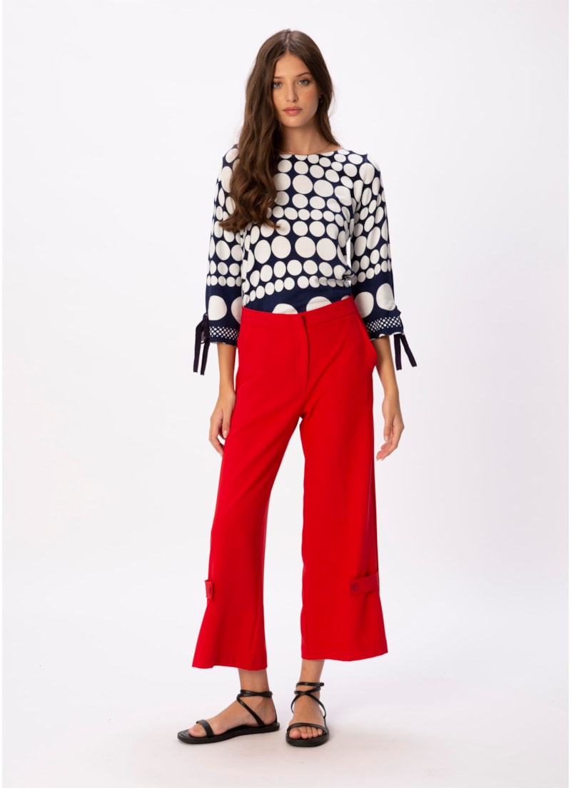 Calça Pantacourt Detalhe na Barra Vermelho