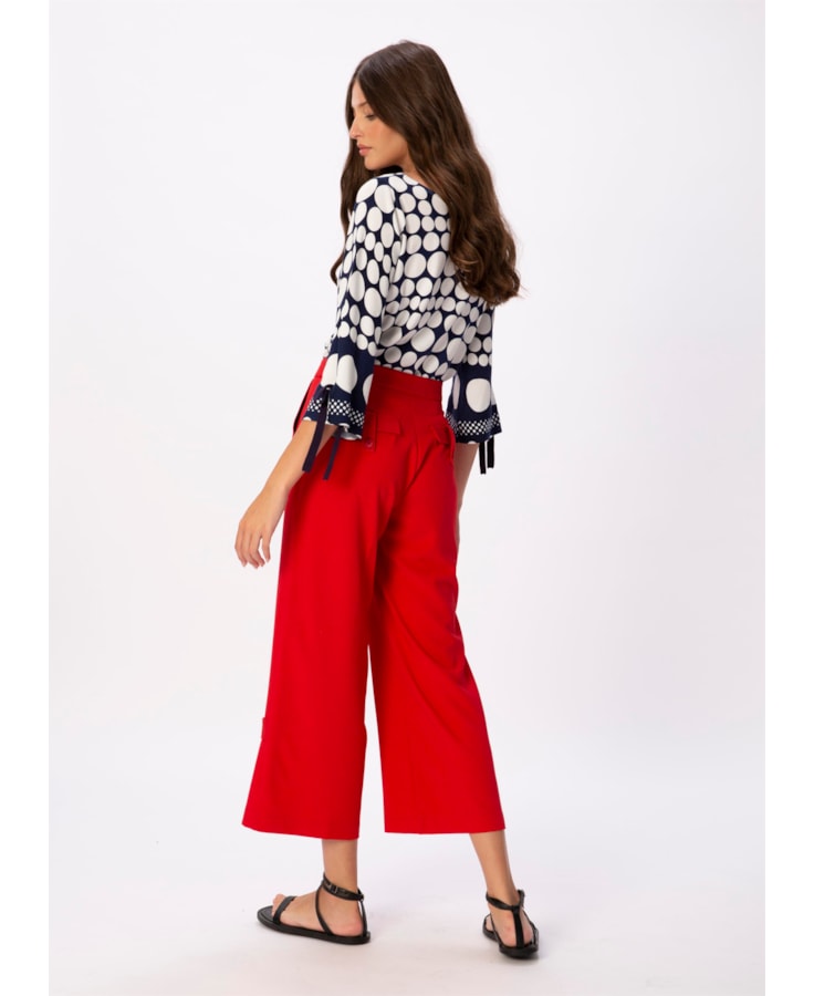 Calça Pantacourt Detalhe na Barra Vermelho