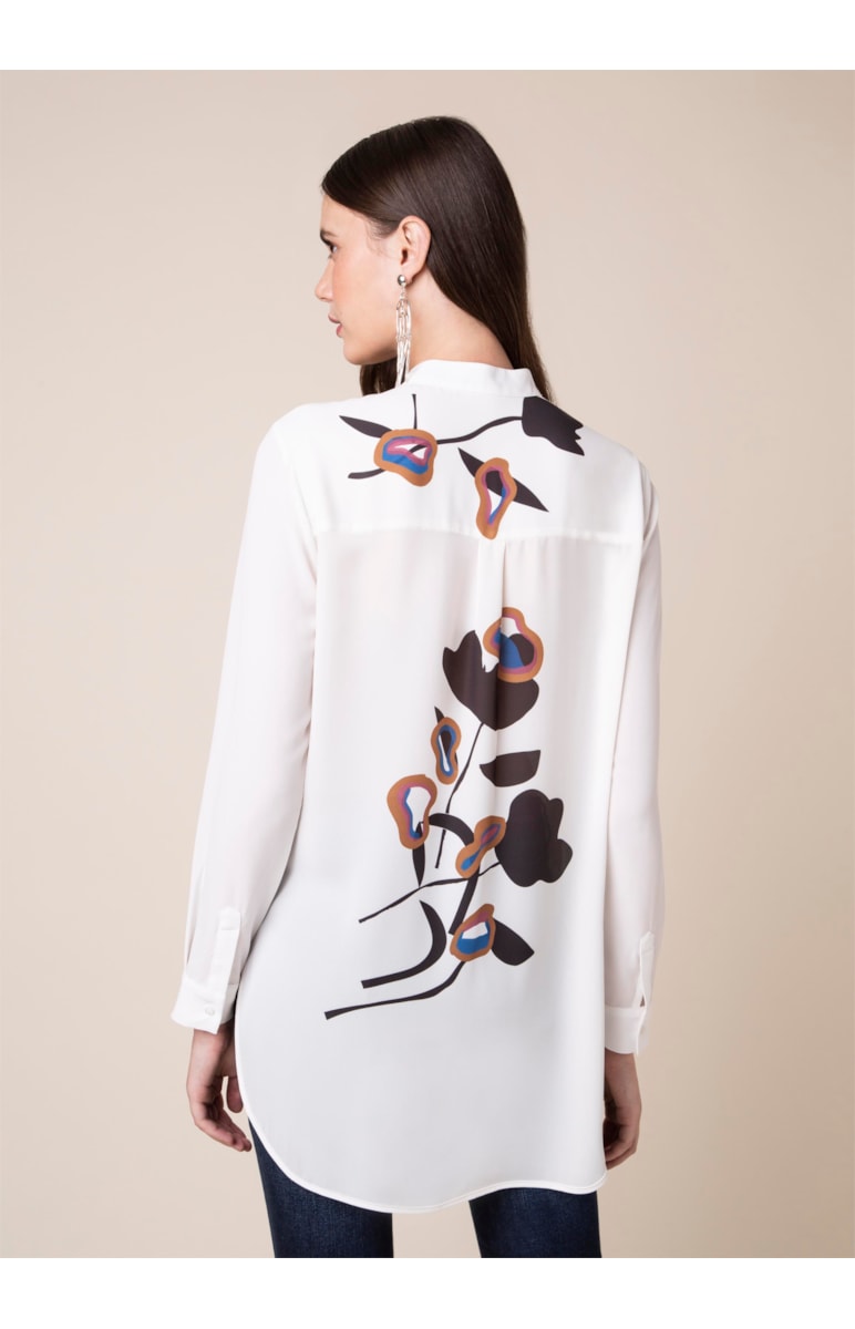 Camisa Arte Collage Estamp. Fundo Off White