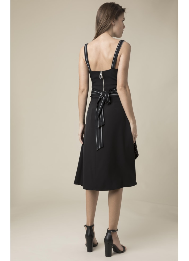 Saia Crepe Listrada Preto