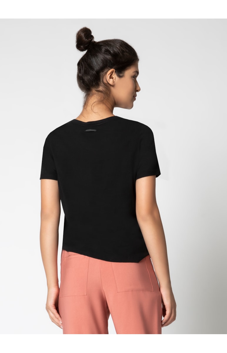 T-Shirt Flor é Ser Preto