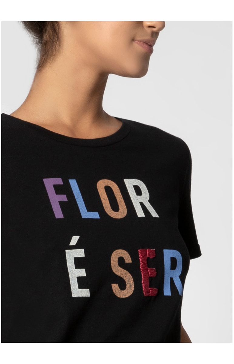 T-Shirt Flor é Ser Preto
