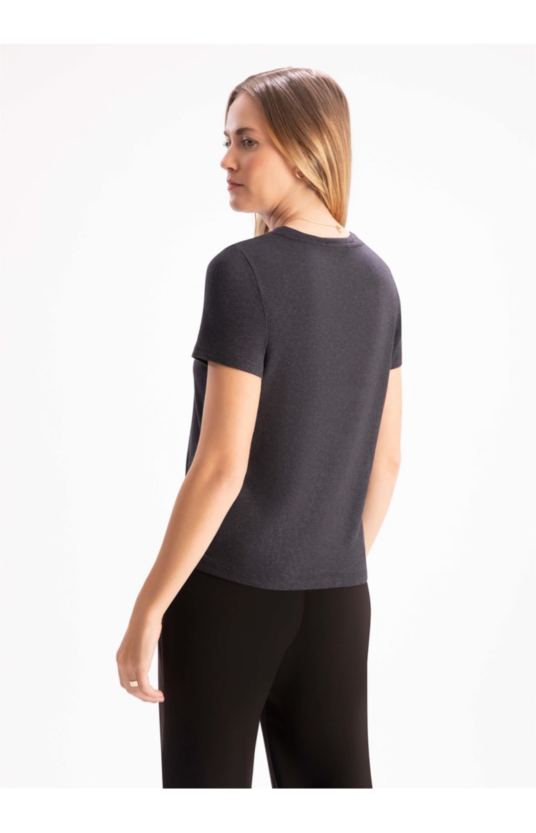T-Shirt Viscolinho Orquídea Preto