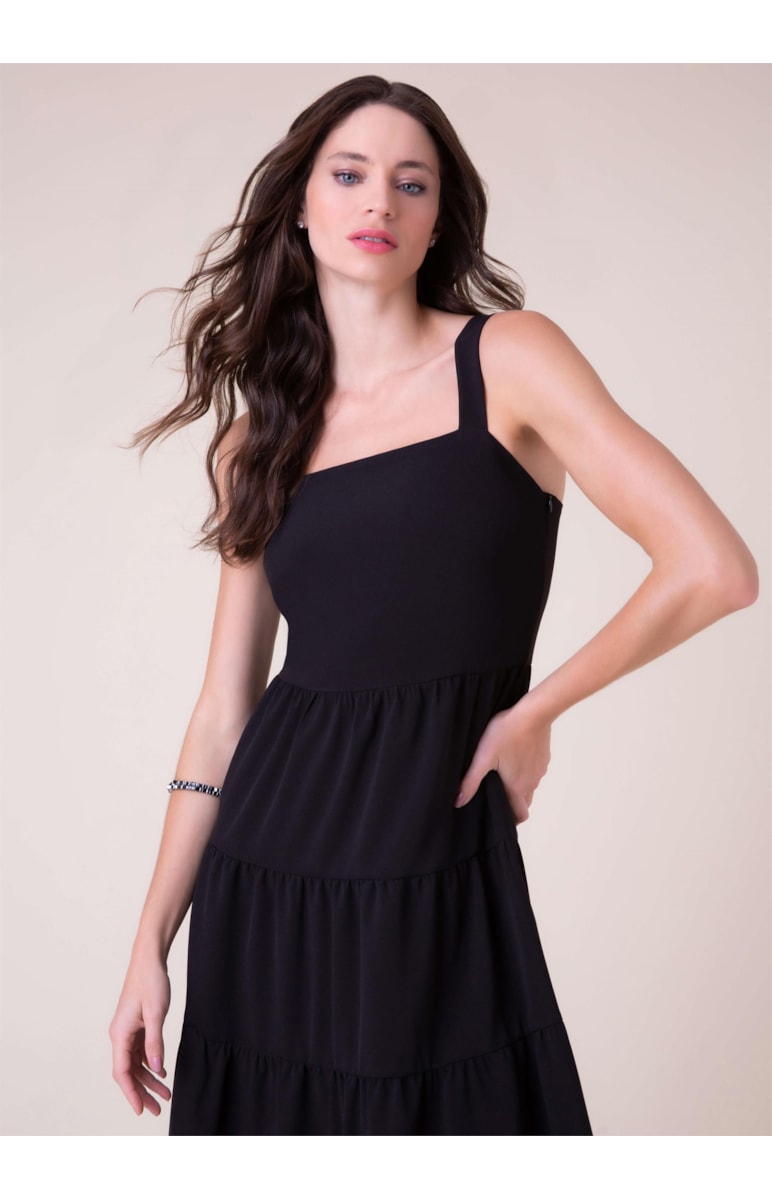 Vestido Crepe Curto Preto