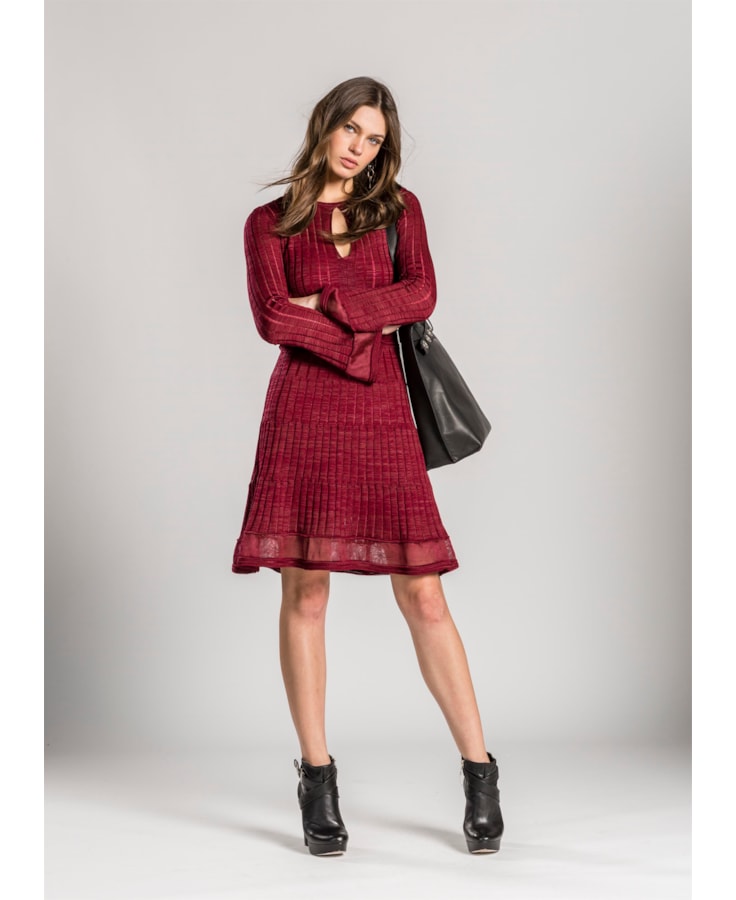 Vestido Rendado Gota Vinho